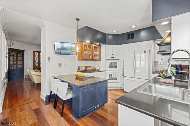 126 E Union St, Burlington City, NJ 08016