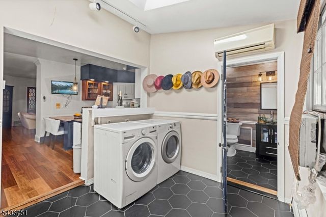 126 E Union St, Burlington City, NJ 08016