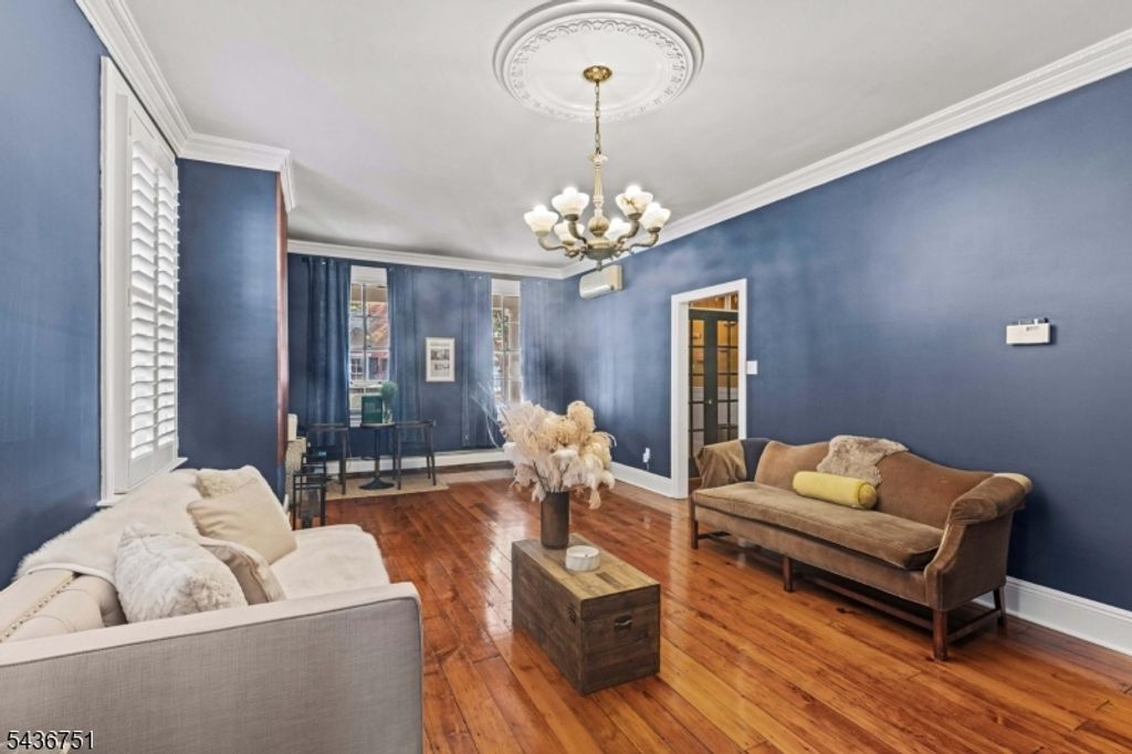 126 E Union St, Burlington City, NJ 08016