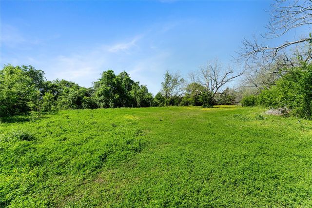 0 Fm 1161, Hungerford, TX 77448