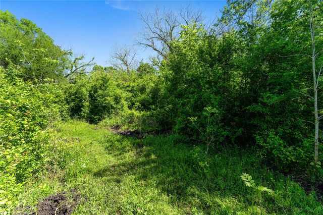 0 Fm 1161, Hungerford, TX 77448