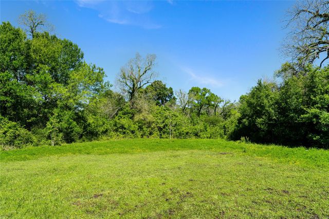 0 Fm 1161, Hungerford, TX 77448