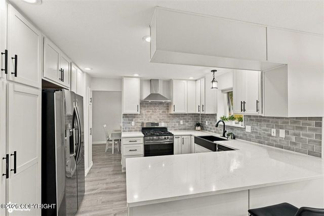 10948 Sun Eagle Circle, Eagle River, AK 99577