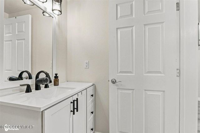10948 Sun Eagle Circle, Eagle River, AK 99577