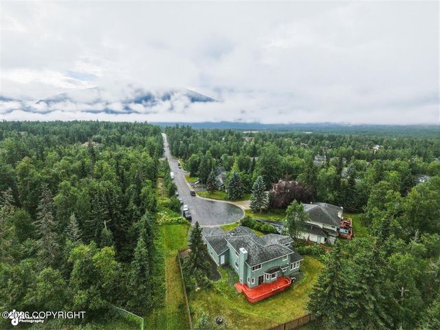 10948 Sun Eagle Circle, Eagle River, AK 99577