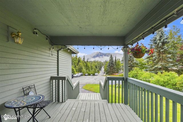 10948 Sun Eagle Circle, Eagle River, AK 99577