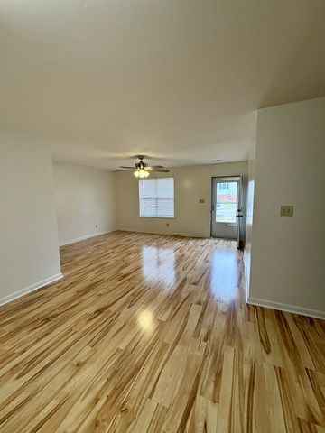 700 Fleming St, Columbia, TN 38401