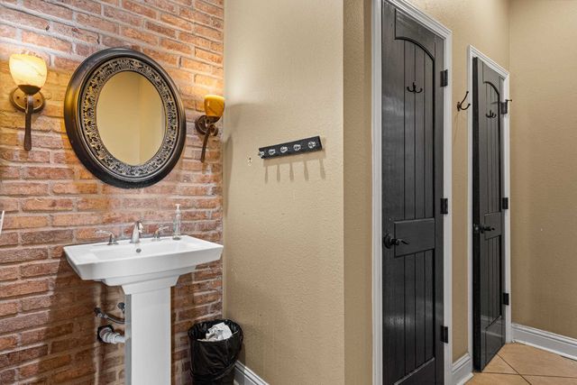 10425 FM 134, Karnack, TX 75661