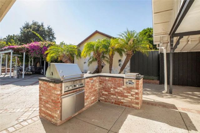 10431 Johanna Street, Shadow Hills, CA 91040