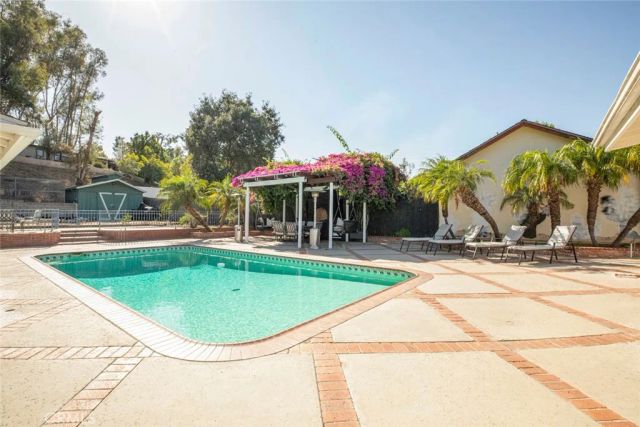 10431 Johanna Street, Shadow Hills, CA 91040