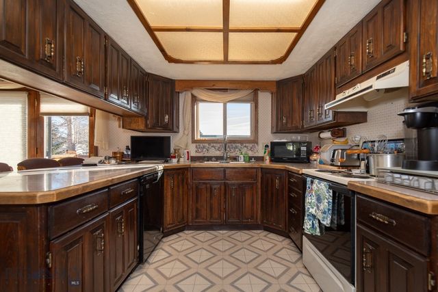 510 E Fulton Avenue, Manhattan, MT 59741