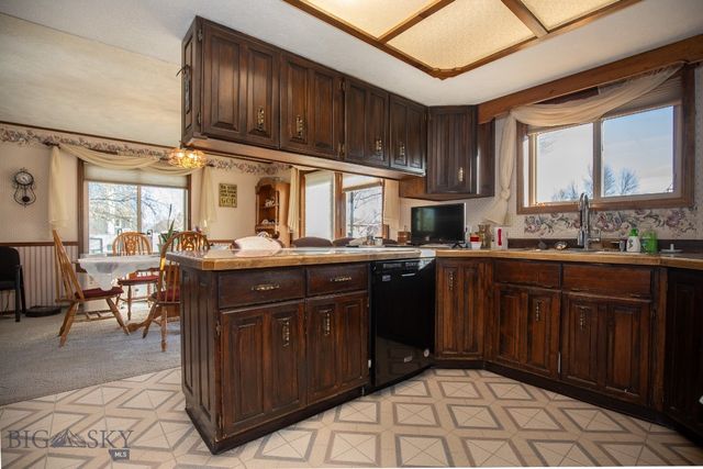 510 E Fulton Avenue, Manhattan, MT 59741