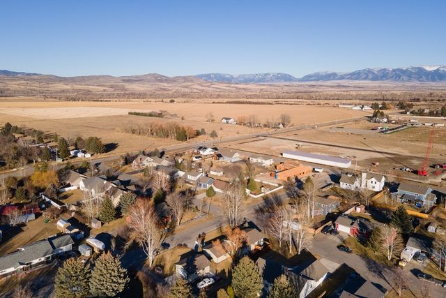 510 E Fulton Avenue, Manhattan, MT 59741