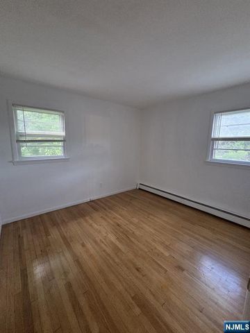 5 Mountain Avenue Left, Westwood, NJ 07675