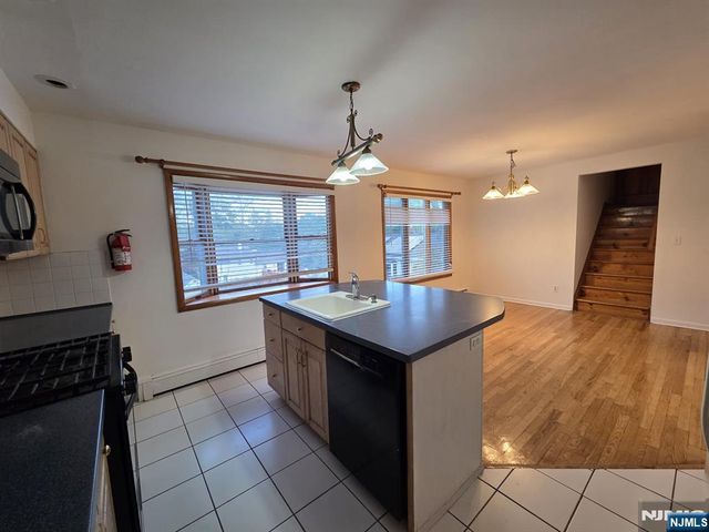 5 Mountain Avenue Left, Westwood, NJ 07675
