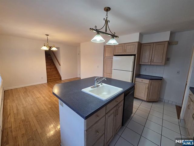 5 Mountain Avenue Left, Westwood, NJ 07675