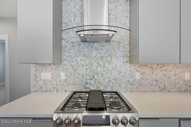 3294 W Giovanni LN, Hayden, ID 83835