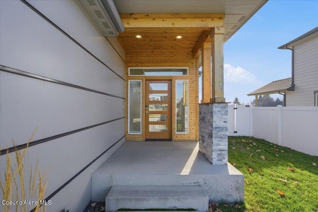 3294 W Giovanni LN, Hayden, ID 83835