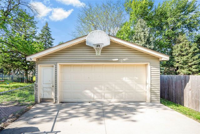 613 NE 5th Street, Grimes, IA 50111