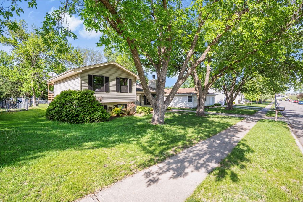 613 NE 5th Street, Grimes, IA 50111