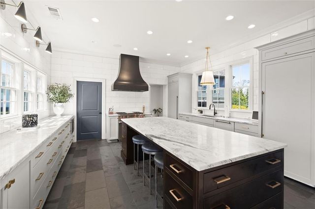 6835 Colfax Avenue, Cumming, GA 30040