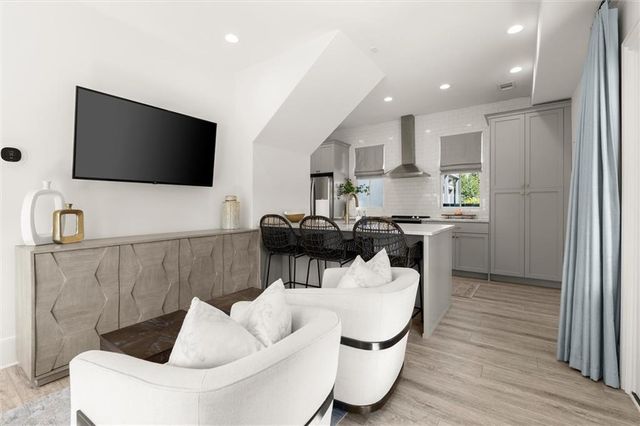 6835 Colfax Avenue, Cumming, GA 30040