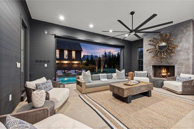 6835 Colfax Avenue, Cumming, GA 30040