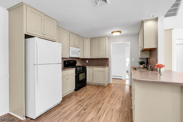 20 Van Syckle Blvd, South Bound Brook Boro, NJ 08880