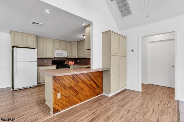 20 Van Syckle Blvd, South Bound Brook Boro, NJ 08880