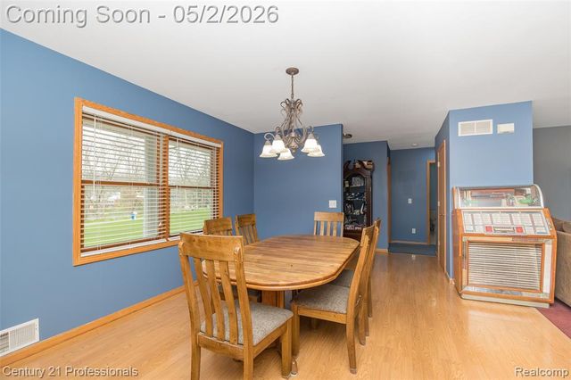 6591 Windiate Road, Waterford, MI 48329
