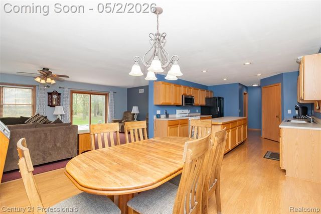 6591 Windiate Road, Waterford, MI 48329
