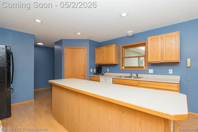 6591 Windiate Road, Waterford, MI 48329