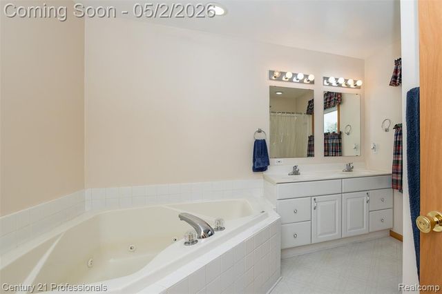 6591 Windiate Road, Waterford, MI 48329