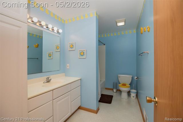 6591 Windiate Road, Waterford, MI 48329