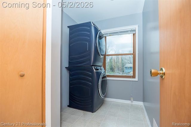 6591 Windiate Road, Waterford, MI 48329