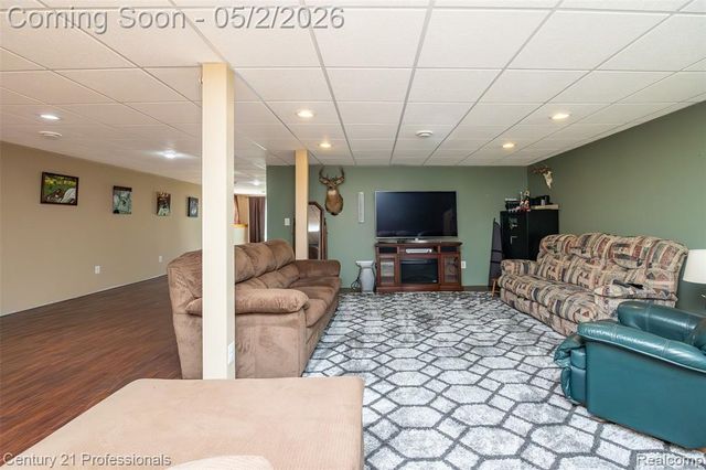6591 Windiate Road, Waterford, MI 48329