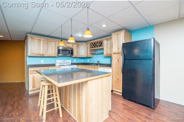 6591 Windiate Road, Waterford, MI 48329