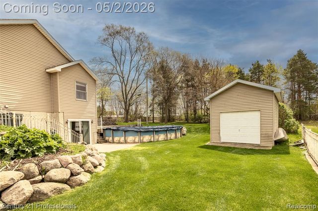 6591 Windiate Road, Waterford, MI 48329