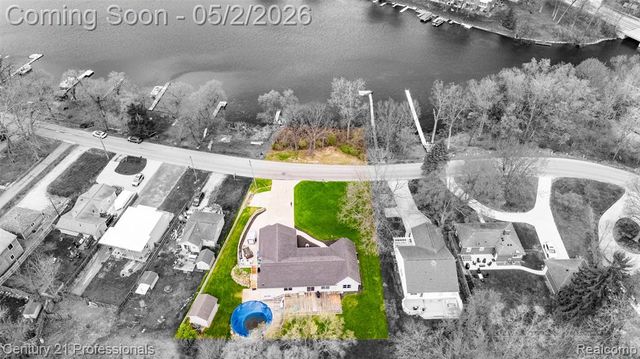 6591 Windiate Road, Waterford, MI 48329