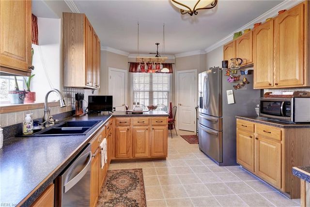 5176 Queen Bishop LN, Williamsburg, VA 23185