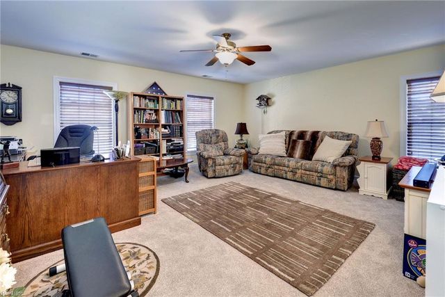 5176 Queen Bishop LN, Williamsburg, VA 23185