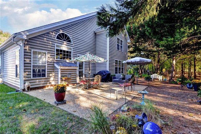 5176 Queen Bishop LN, Williamsburg, VA 23185