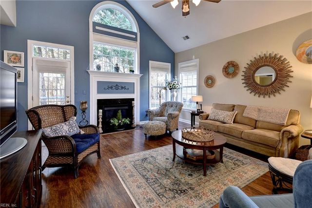 5176 Queen Bishop LN, Williamsburg, VA 23185