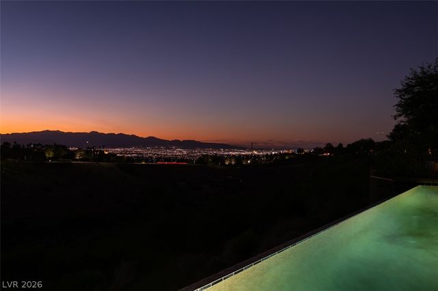 51 East Braelinn Drive, Henderson, NV 89052