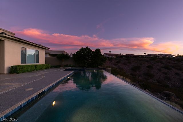 51 East Braelinn Drive, Henderson, NV 89052