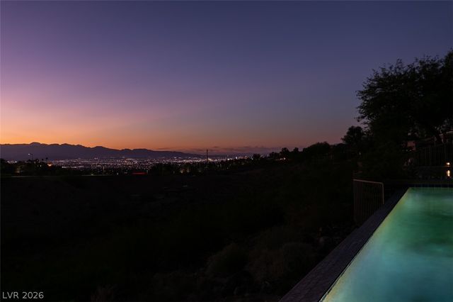 51 East Braelinn Drive, Henderson, NV 89052