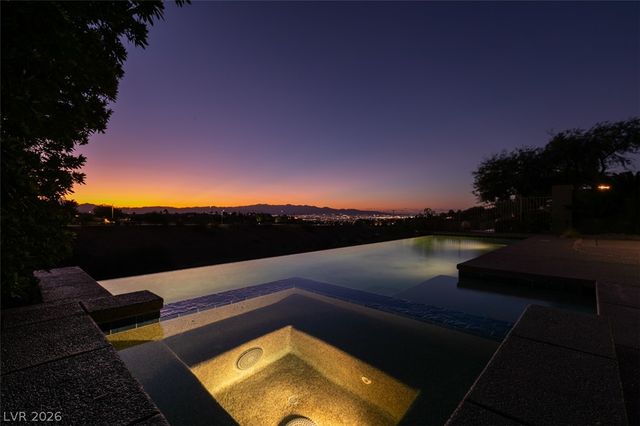 51 East Braelinn Drive, Henderson, NV 89052
