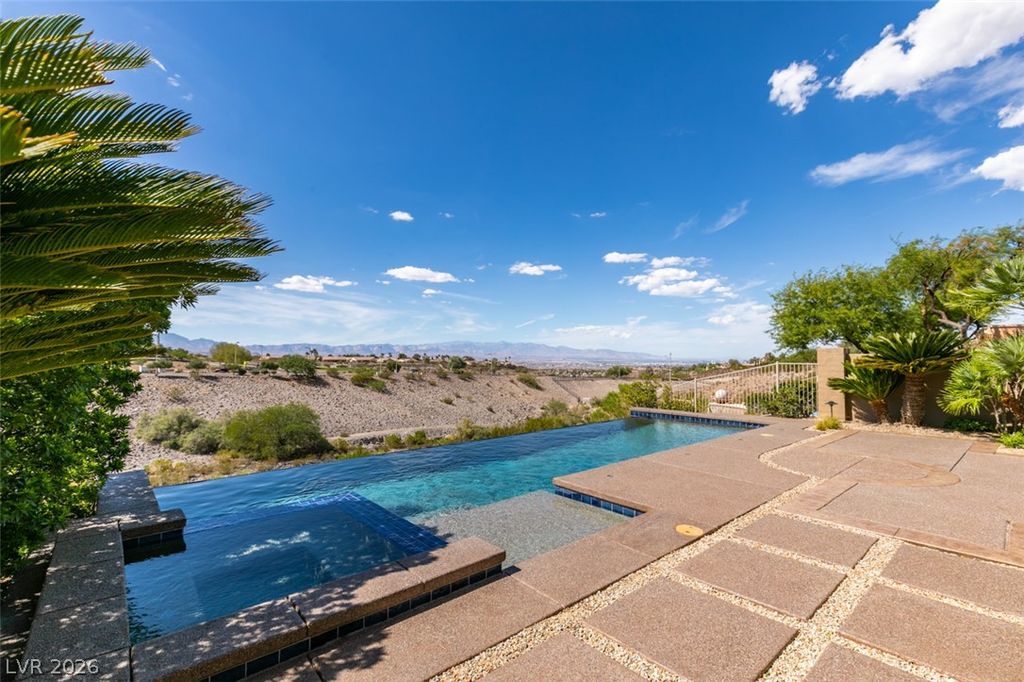 51 East Braelinn Drive, Henderson, NV 89052 — photo 2