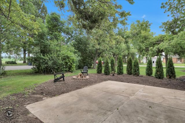 1307 Dairy Lane, Crete, IL 60417