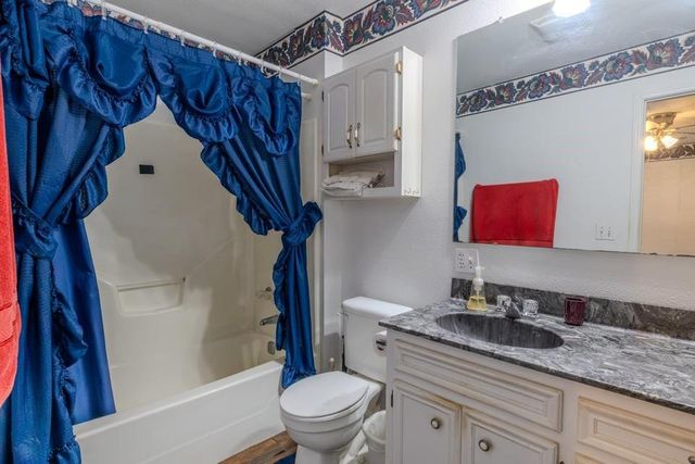 483 Riverside Drive, Palacios, TX 77465